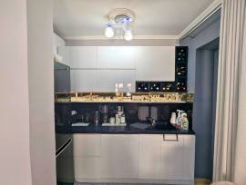 Në Shitje, Apartament, 61 m², Vlorë