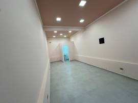 Me Qira, Dyqan, 29 m², Vlorë Me Qira, Dyqan, 29 m², Vlorë